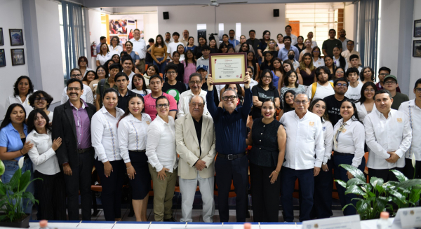 Reconocimiento a la segunda acreditaci&oacute;n de la Licenciatura en Filosof&iacute;a.