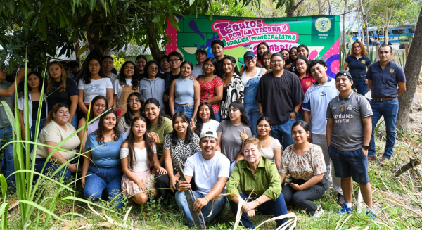 Compromiso ambiental en acci&oacute;n: limpieza del Ojo de Agua